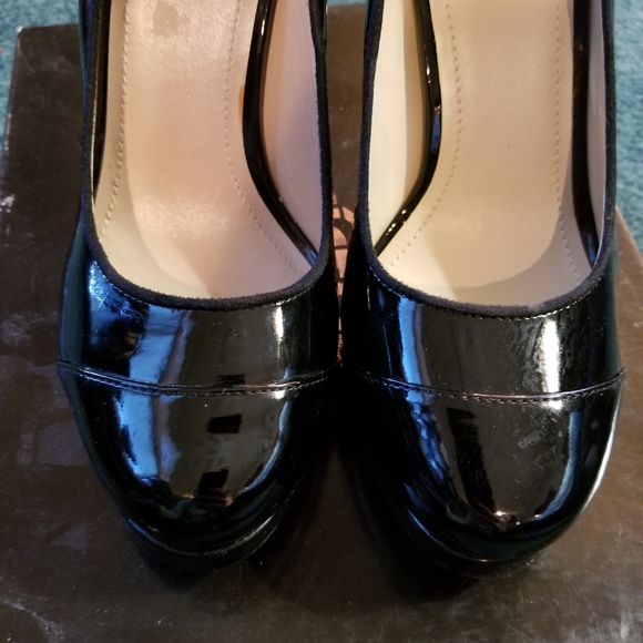 Victor Alfaro Clairette Black Patent Pumps - Picture 8 of 9